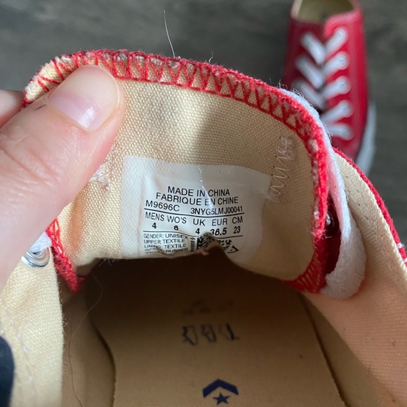 Red Converse - Picture 4 of 4
